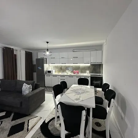 Elezi Centre تيرانا