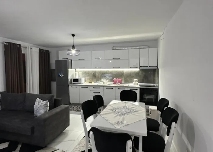 Elezi Centre تيرانا